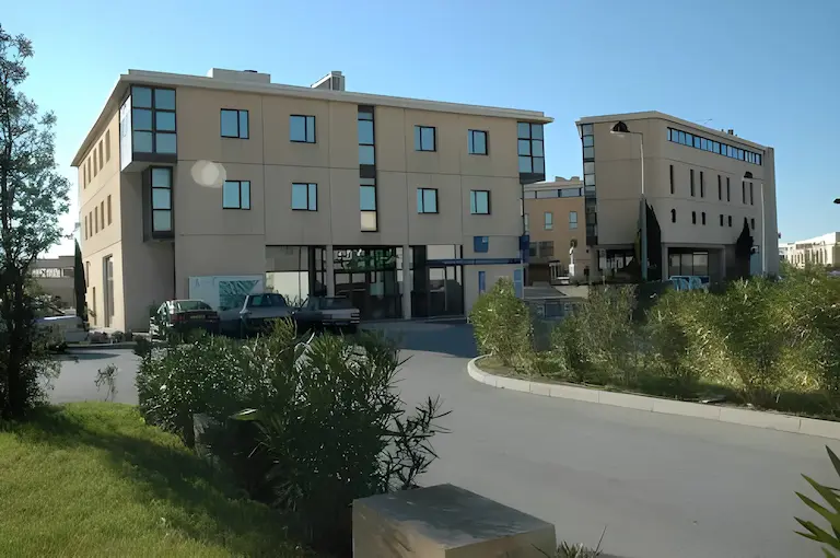 centre d'affaires actimart à aix les milles-1