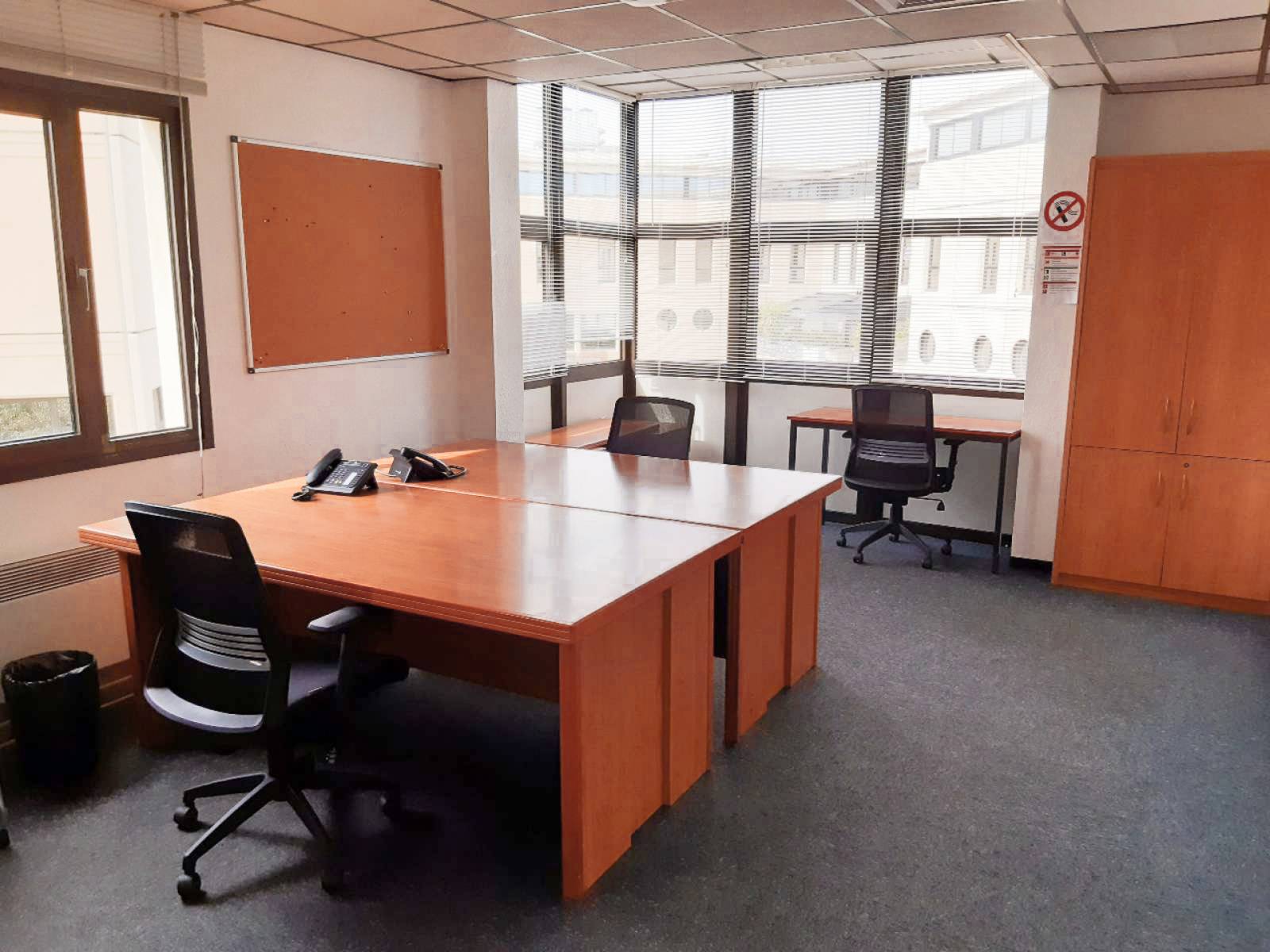 Location de salle de réunion à Aix en Provence pour des réunions de travail d’entreprises. Location de salle de réunion à Aix en Provence pour des réunions de travail d’entreprises.