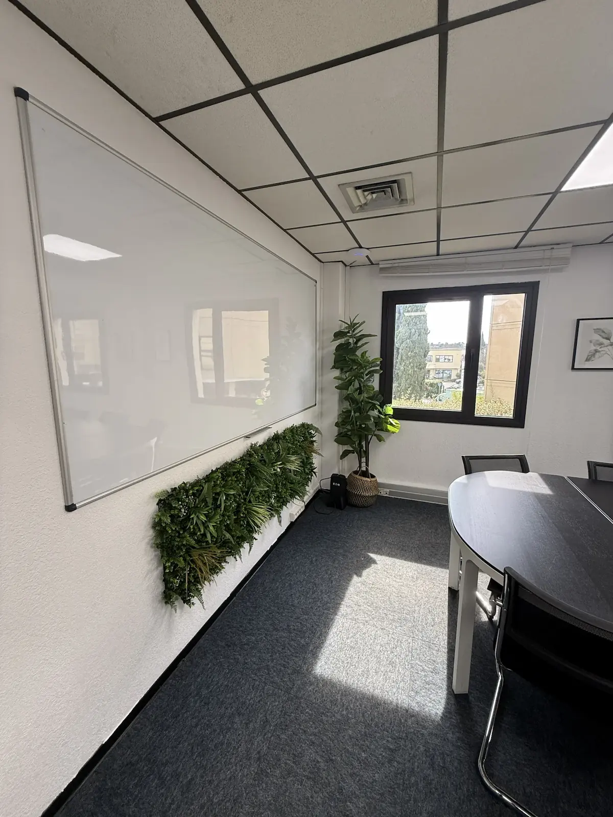 Grand panneau Velleda dans la salle de réunion
